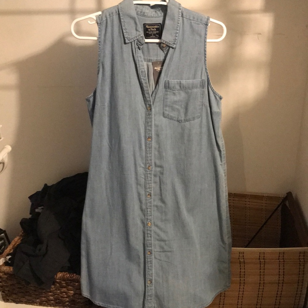 NWT Chambray Abercrombie sleeveless dress